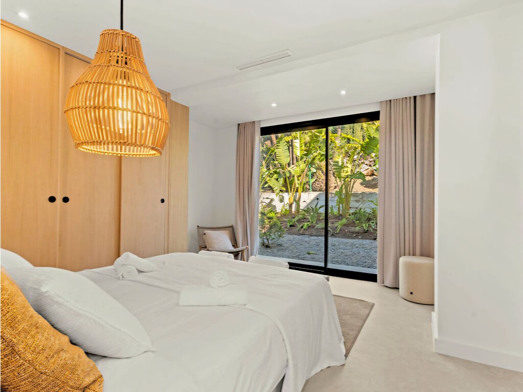 Renovated El Paraiso Villa (19)