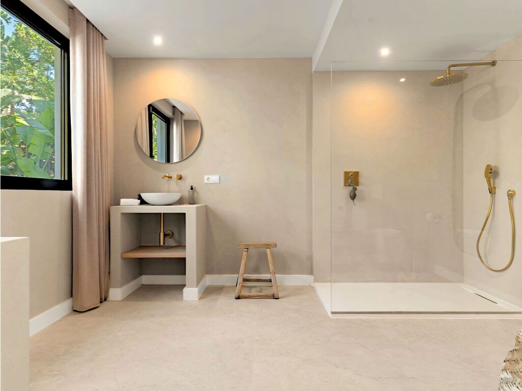 Renovated El Paraiso Villa (20)