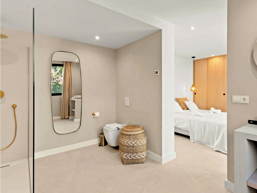 Renovated El Paraiso Villa (21)