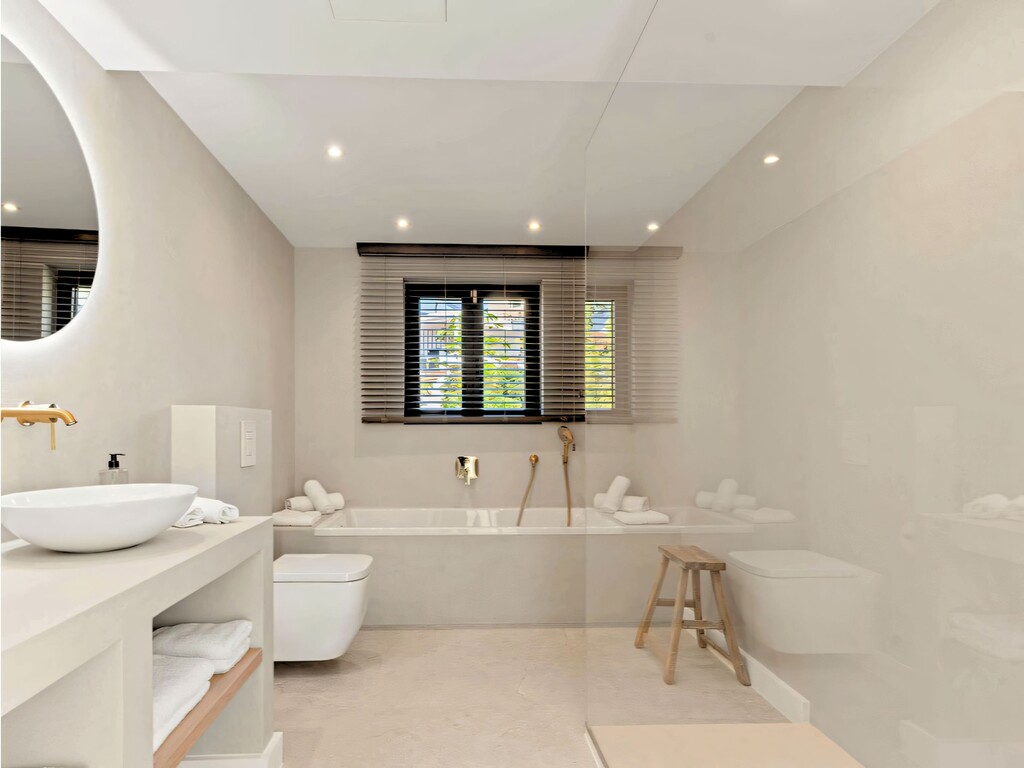 Renovated El Paraiso Villa (23)