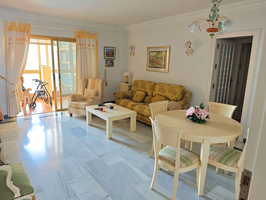 Marbella beachfront apartment (13)