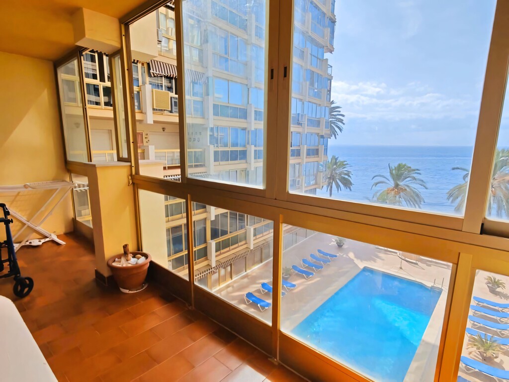 Marbella beachfront apartment (11)