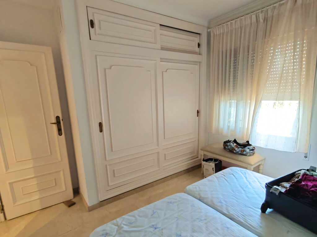 Marbella beachfront apartment (7)