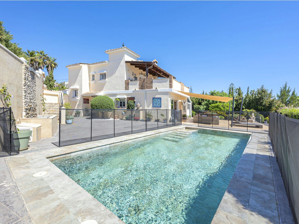 Estepona villa with guest house (22)