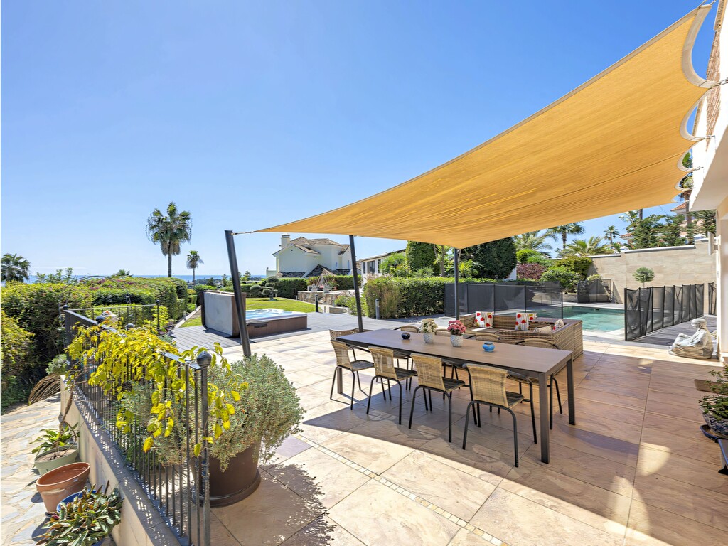 Estepona villa with guest house (49)