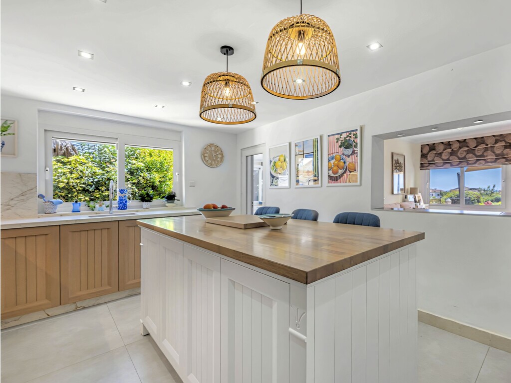 Estepona villa with guest house (26)