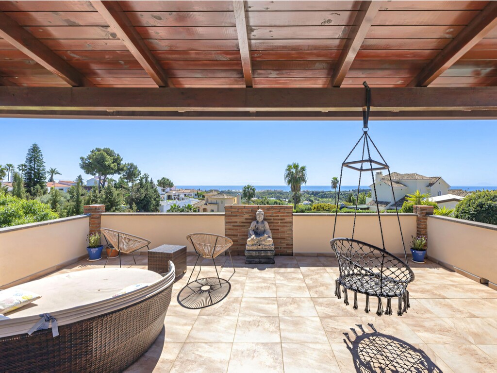 Estepona villa with guest house (35)