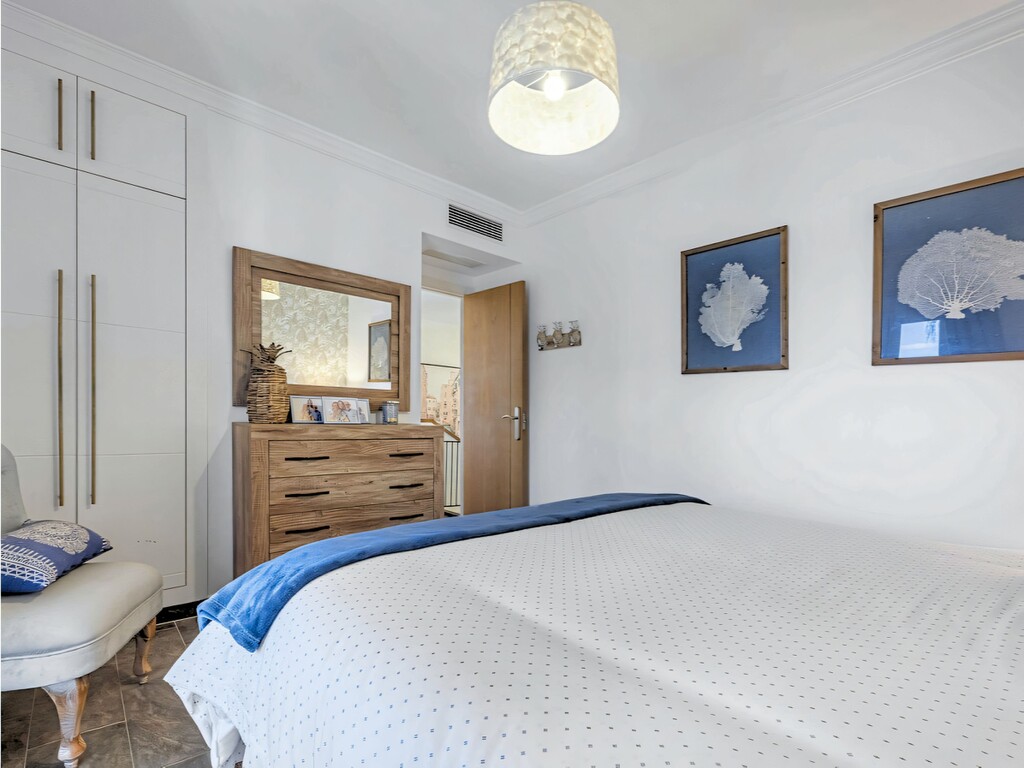 Estepona villa with guest house (43)