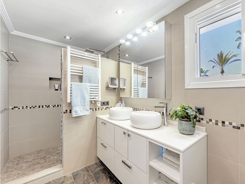 Estepona villa with guest house (9)