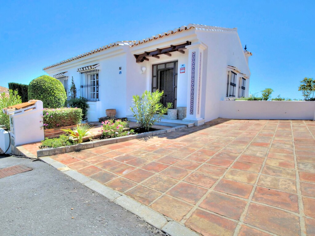 El Chaparral semi detached villa (2)