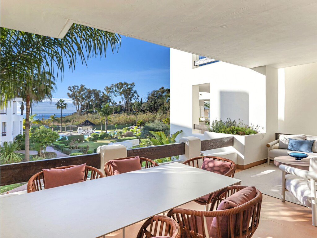 Renovated New Golden Mile apartment (27)