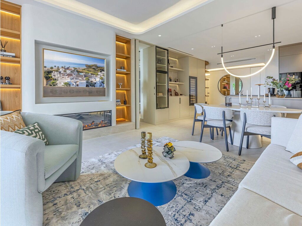 Renovated New Golden Mile apartment (36)