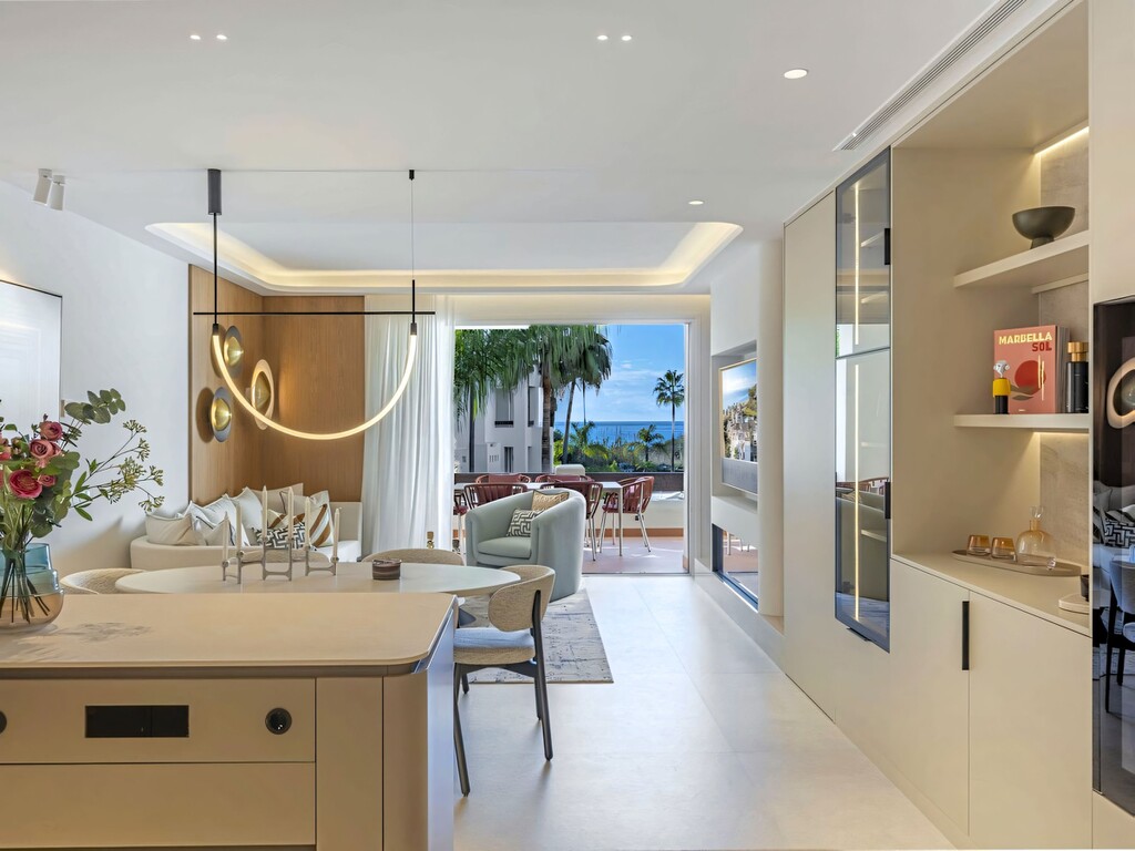 Renovated New Golden Mile apartment (35)