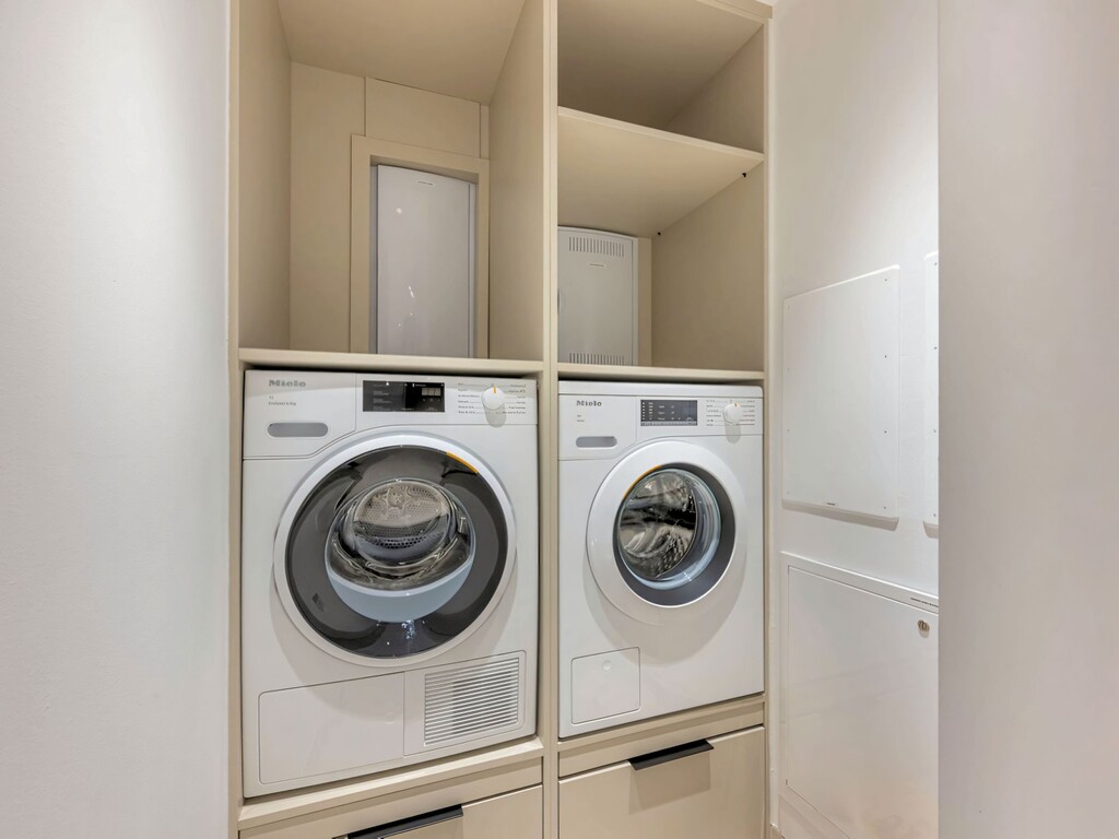 Renovated New Golden Mile apartment (22)