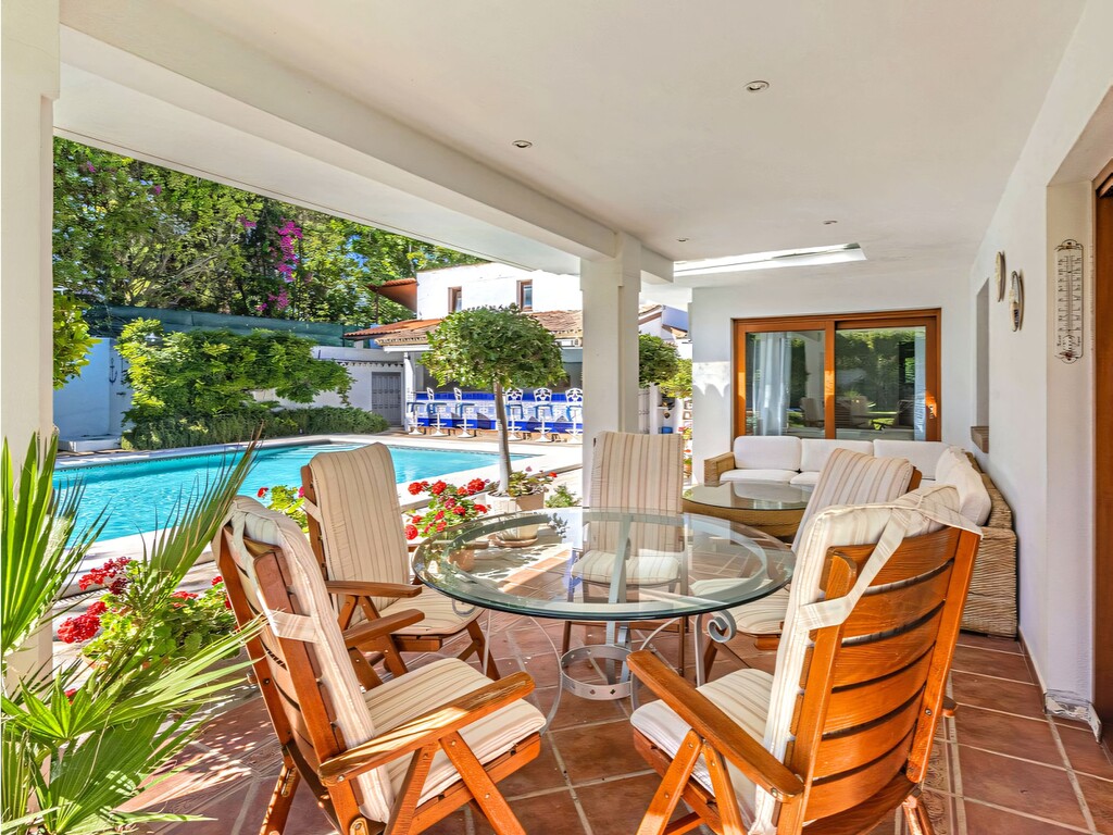 New Golden Mile beachside villa (41)