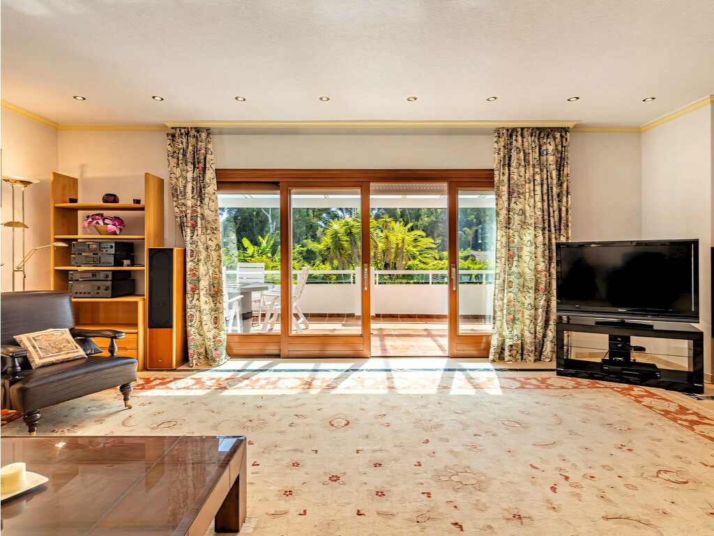 New Golden Mile beachside villa (10)