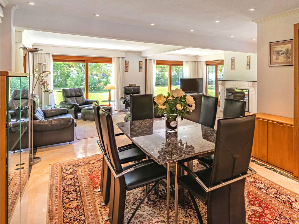 New Golden Mile beachside villa (1)