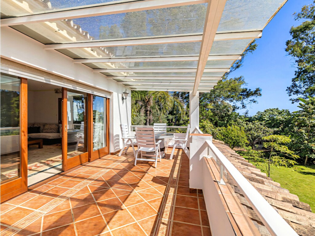 New Golden Mile beachside villa (13)