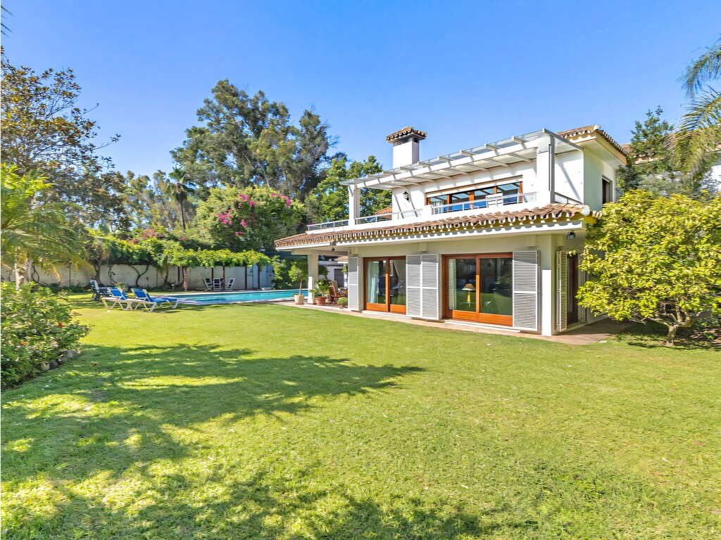 New Golden Mile beachside villa (26)