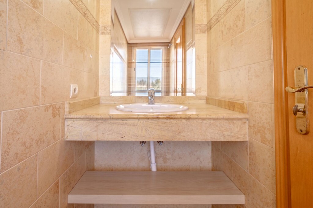 12-53013098fcab6c38b1379cd33298e050