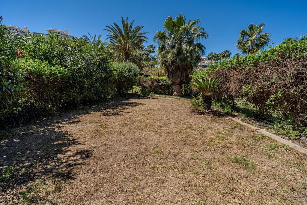 22-bcf8e6250e0bab365f900a8ac31ac040