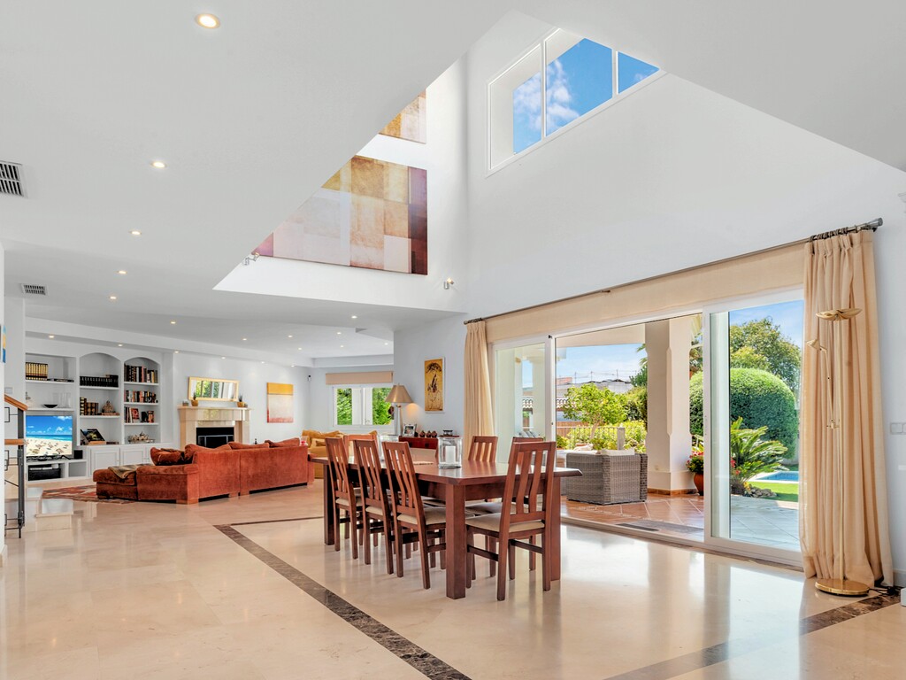 Villa El Paraiso Alto Benahavis (42)