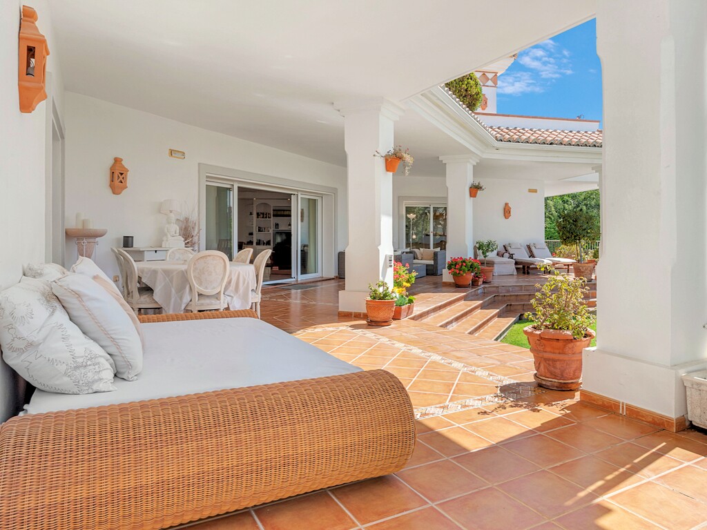 Villa El Paraiso Alto Benahavis (38)