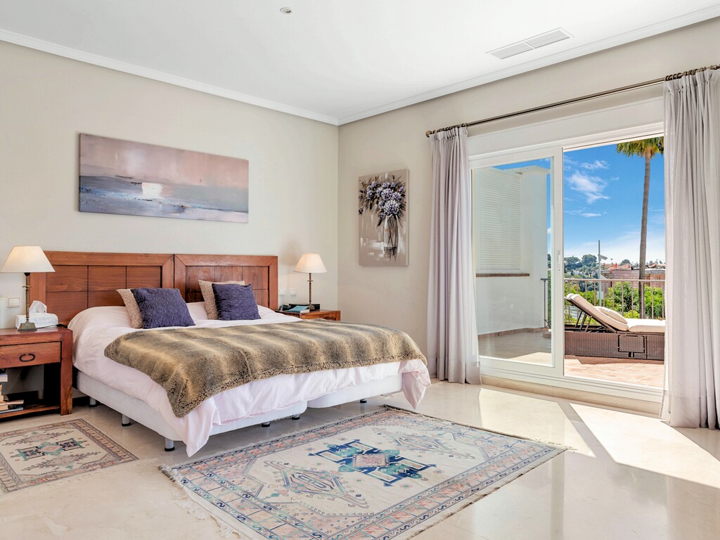 Villa El Paraiso Alto Benahavis (12)