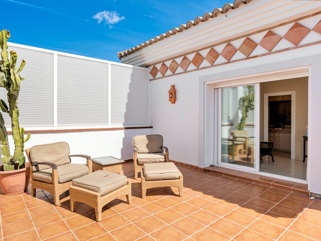 Villa El Paraiso Alto Benahavis (23)