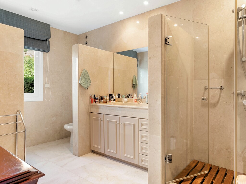 Villa El Paraiso Alto Benahavis (49)