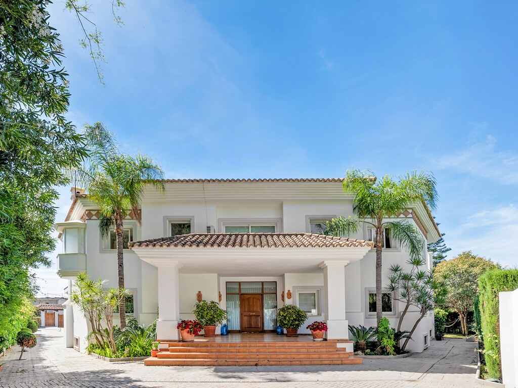 Villa El Paraiso Alto Benahavis (30)