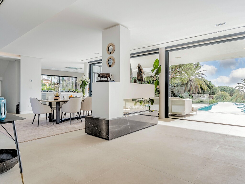 Beachside Villa East Marbella_3