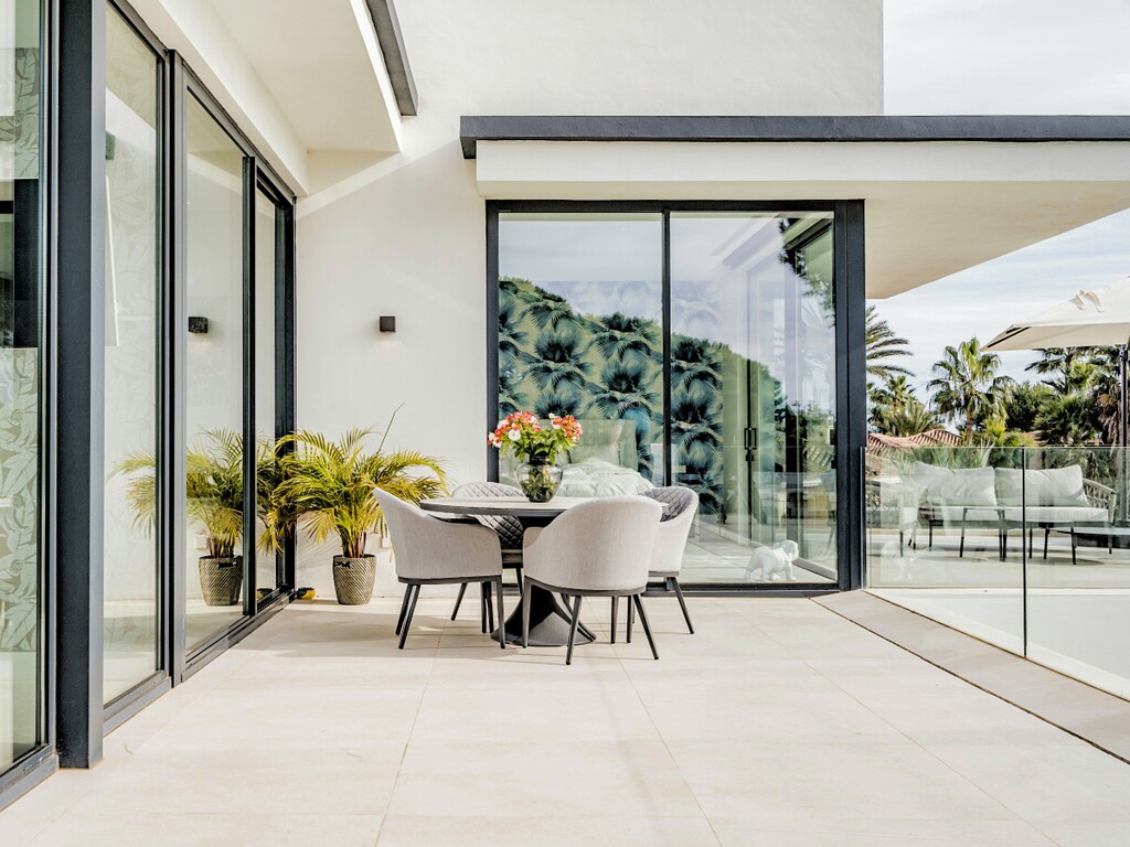 Beachside Villa East Marbella_10