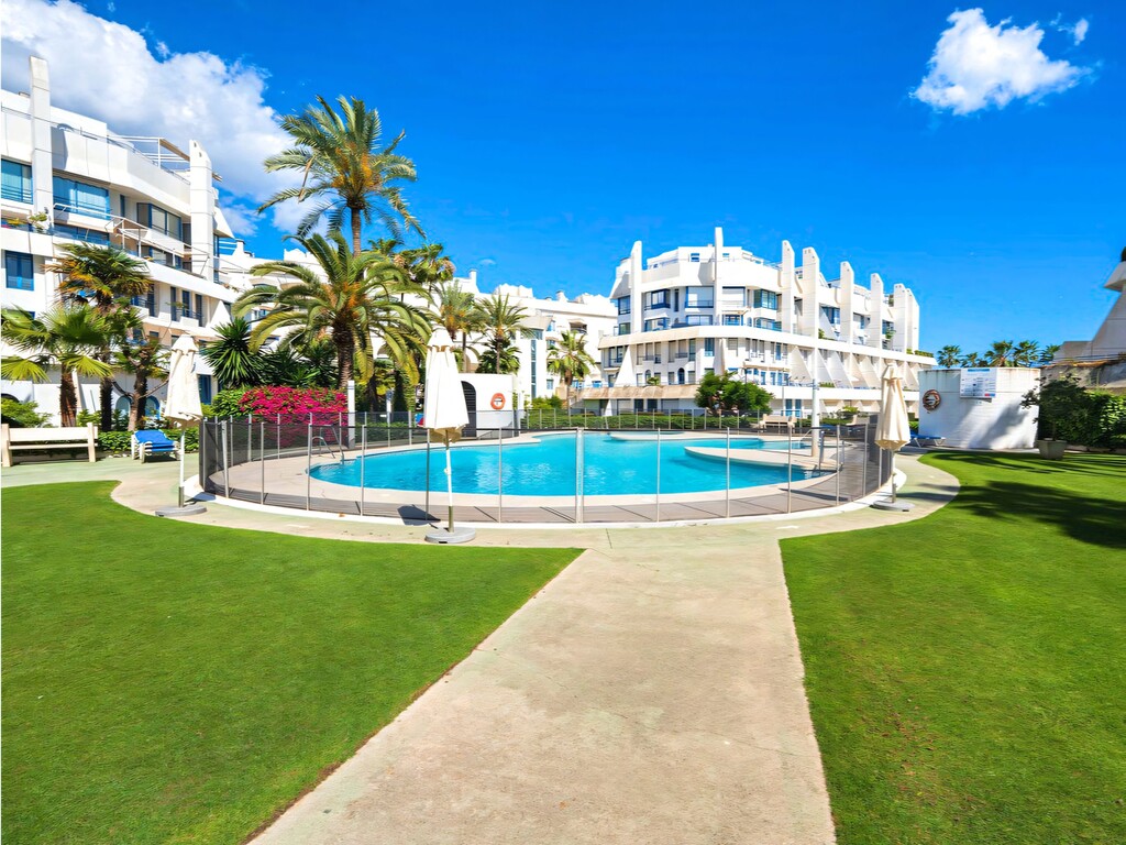 Marbella House penthouse with pool_13
