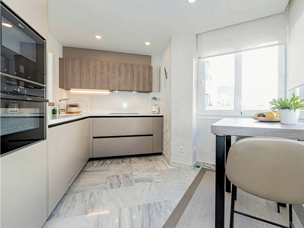 Marbella House penthouse with pool_38