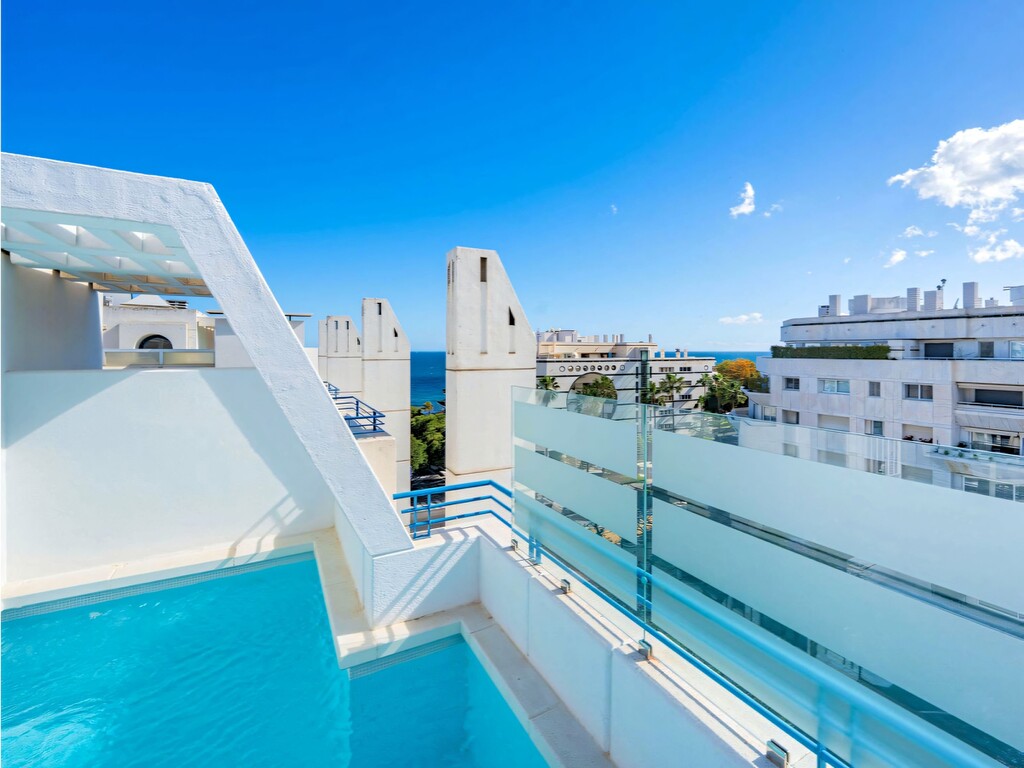 Marbella House penthouse with pool_8