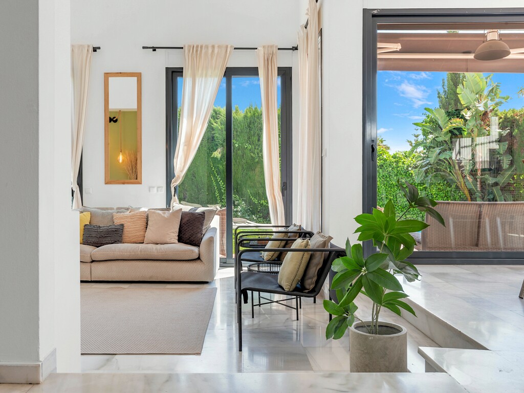 Nueva Andalucia Contemporary Villa_3