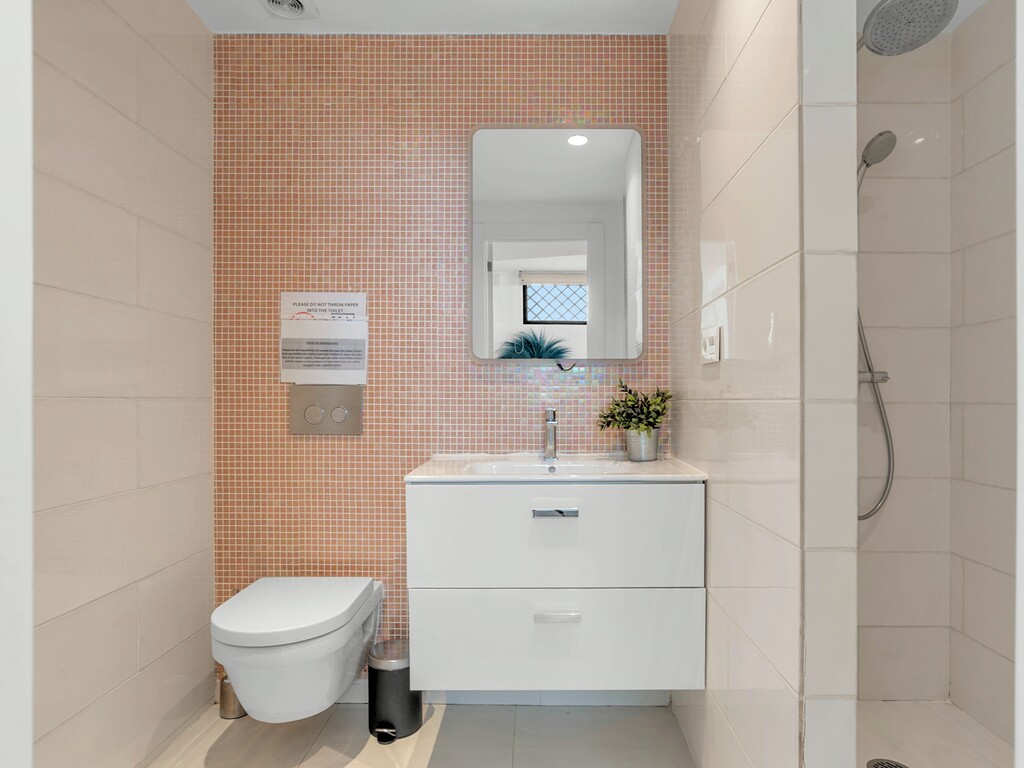 Nueva Andalucia Contemporary Villa_7