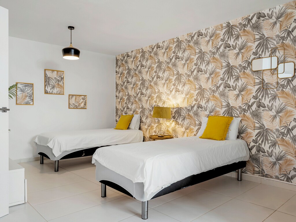 Nueva Andalucia Contemporary Villa_10