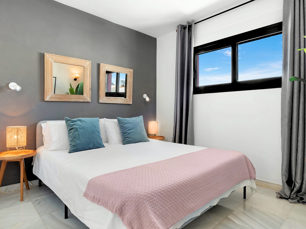 Nueva Andalucia Contemporary Villa_15