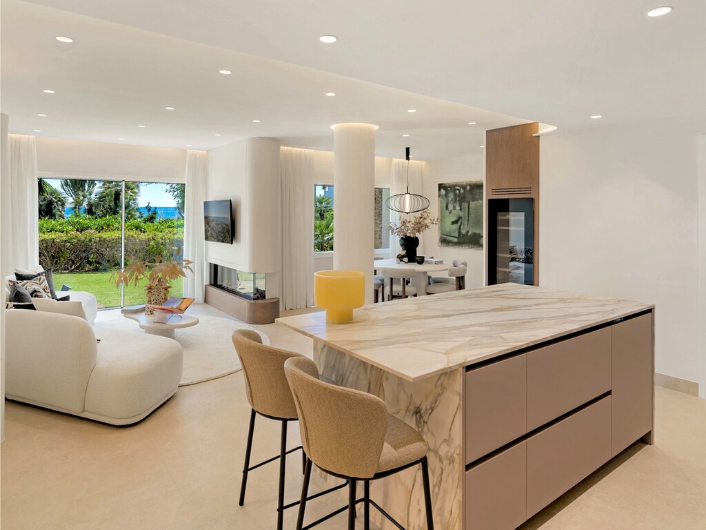 Costalita luxury renovated apartment_14