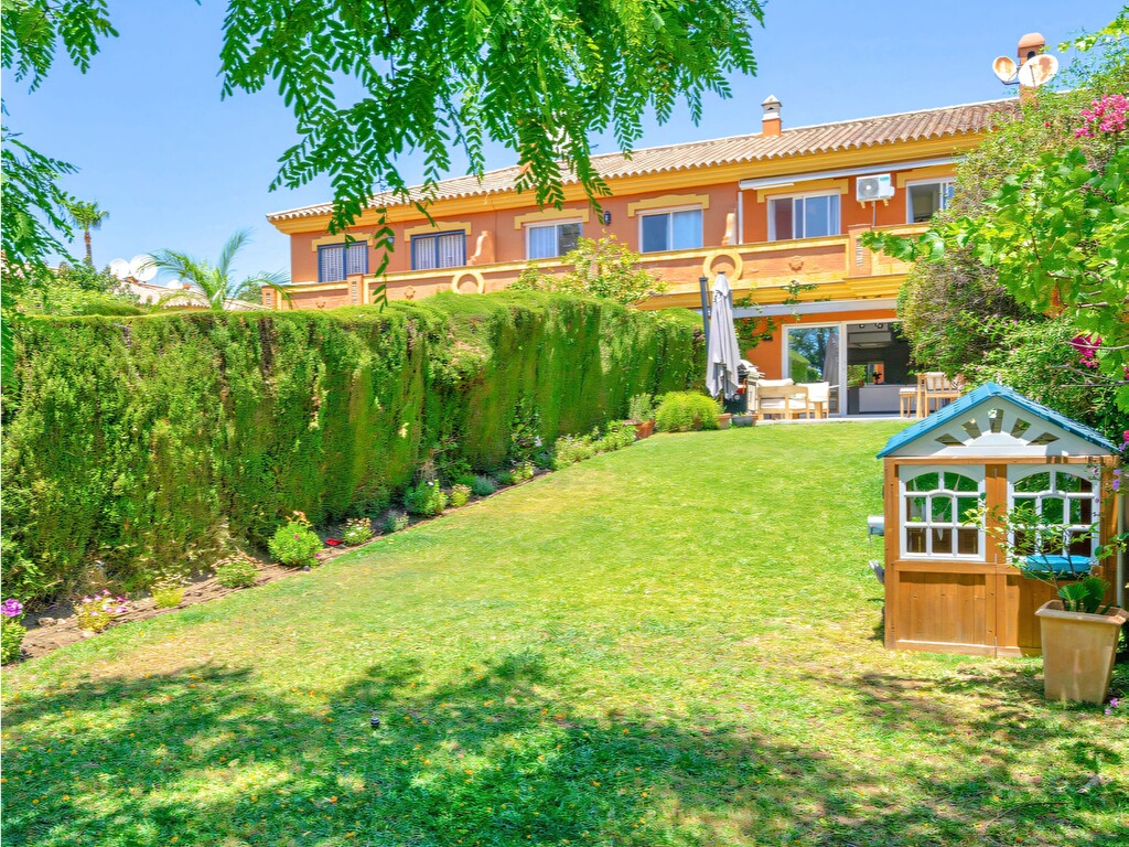 Vista Azur Nueva Atalaya Estepona_16