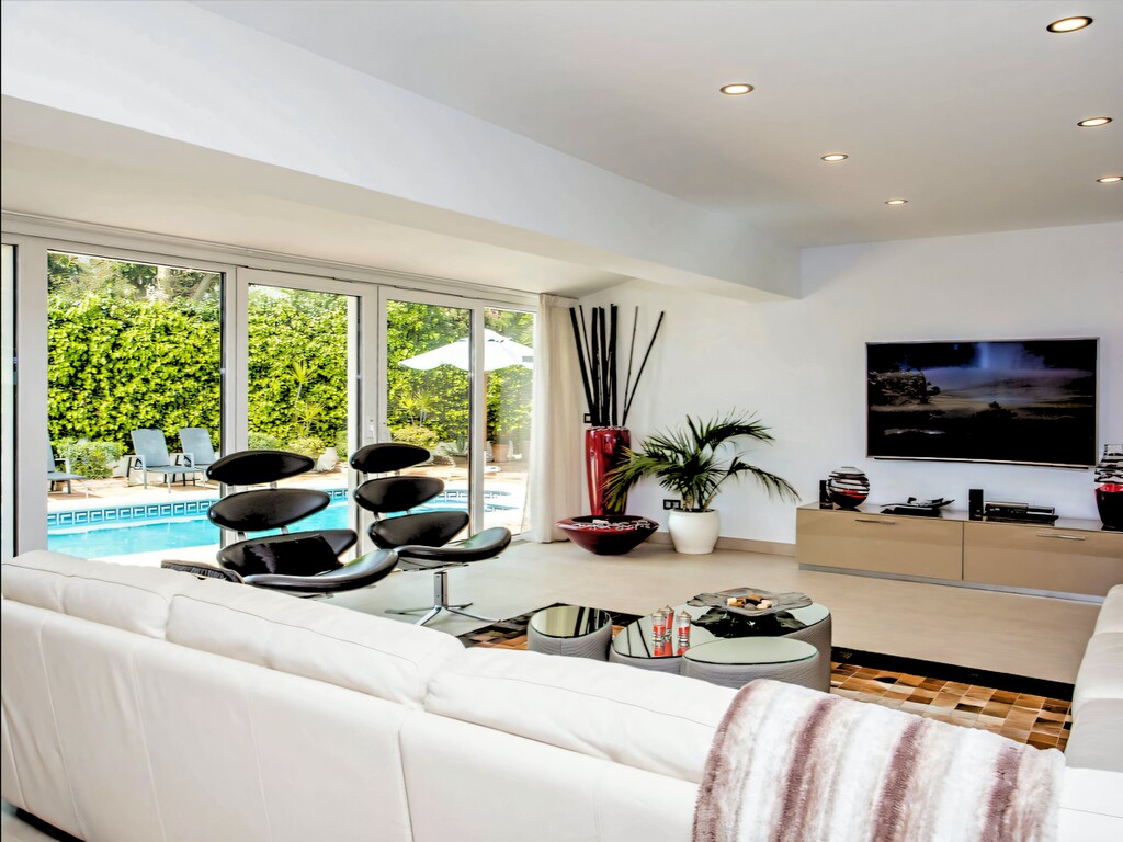 San Pedro beachside villa_18
