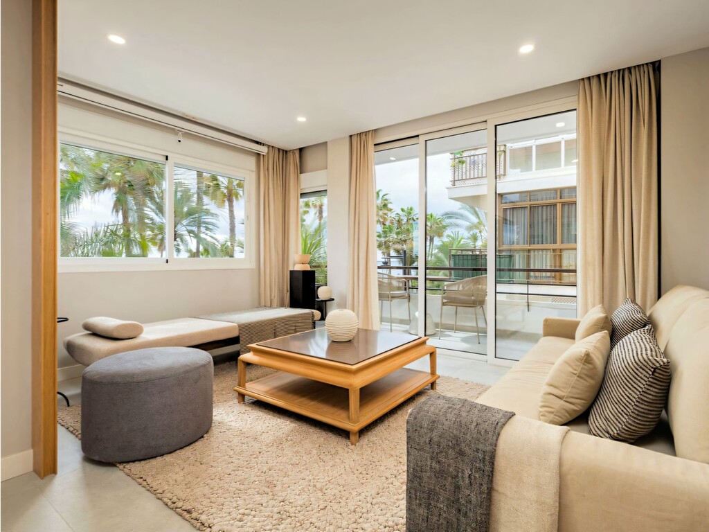 Estepona Seafront Apartment_9