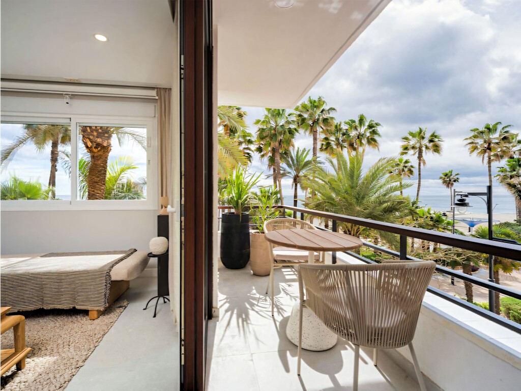 Estepona Seafront Apartment_35