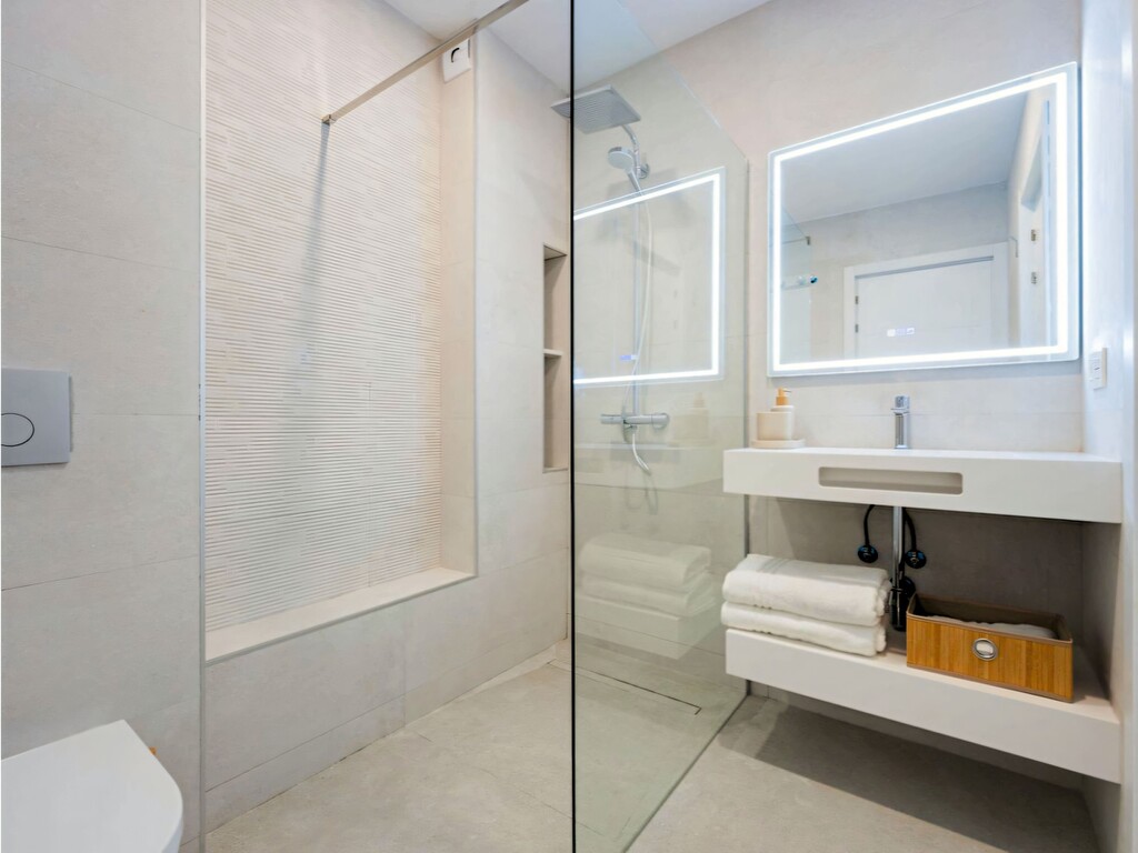 Estepona Seafront Apartment_17