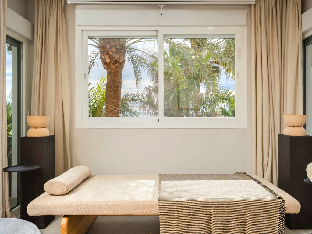 Estepona Seafront Apartment_20