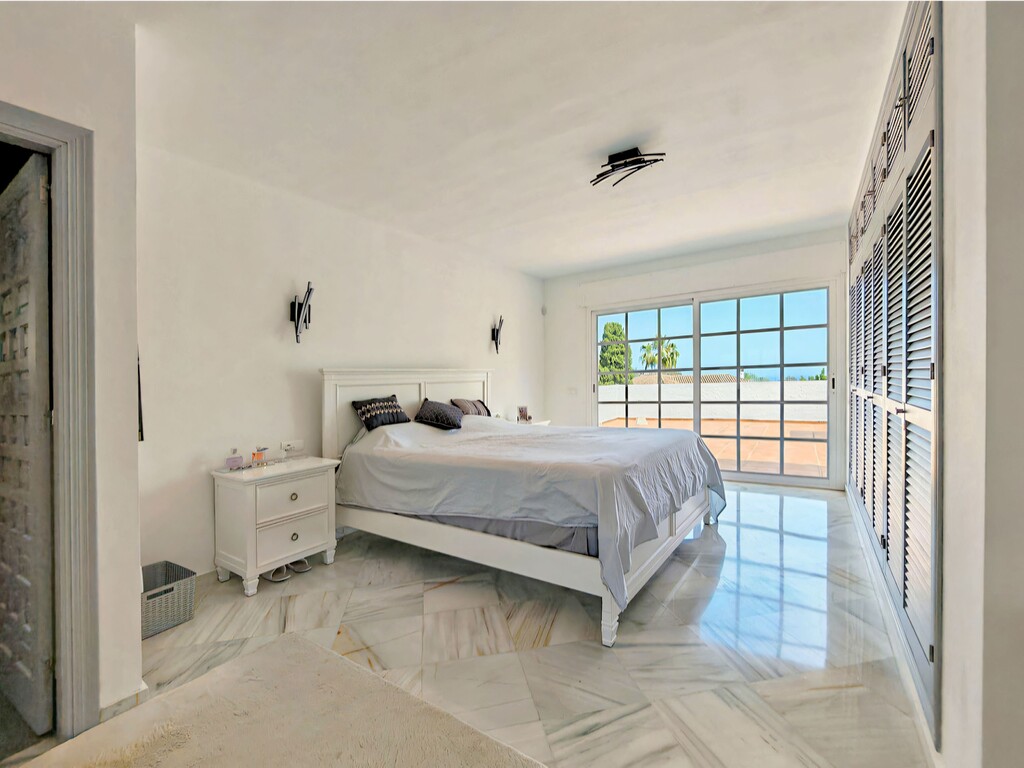 Benalmadena villa with sea views (10)