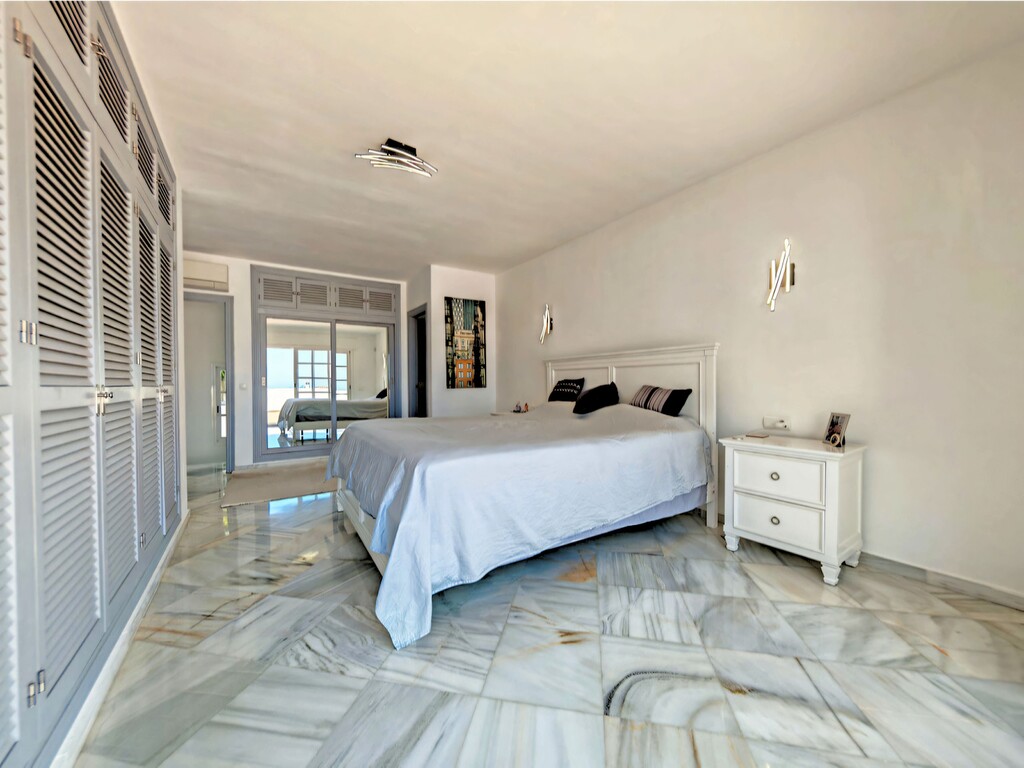 Benalmadena villa with sea views (12)