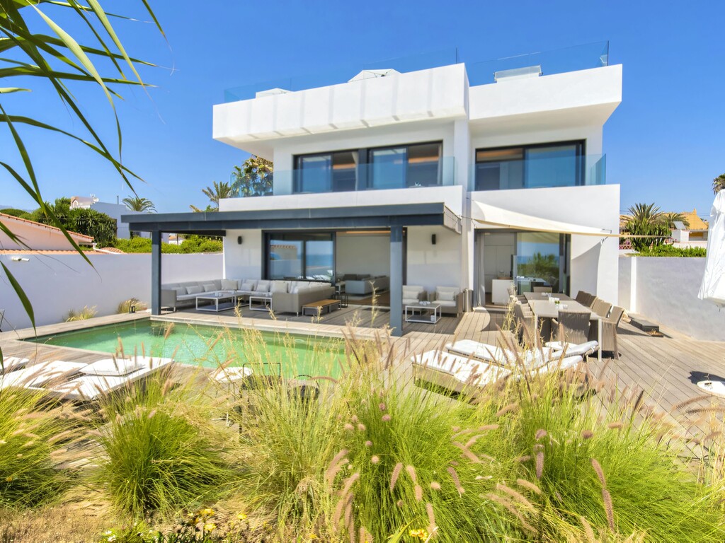 Costabella Beachfront Villa_49